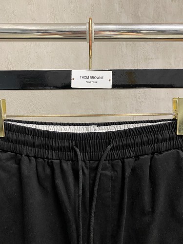 激安価格！2026 プラダ 新作 ショートパンツ 偽物
