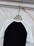 争奪戦 2026 プラダ 新作 半袖Tシャツ 偽物