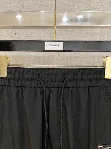 注目度抜群！2026 プラダ 新作 ショートパンツ コピー