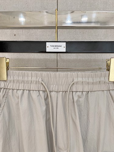 肌触り最高な 2026 プラダ 新作 ショートパンツ 偽物