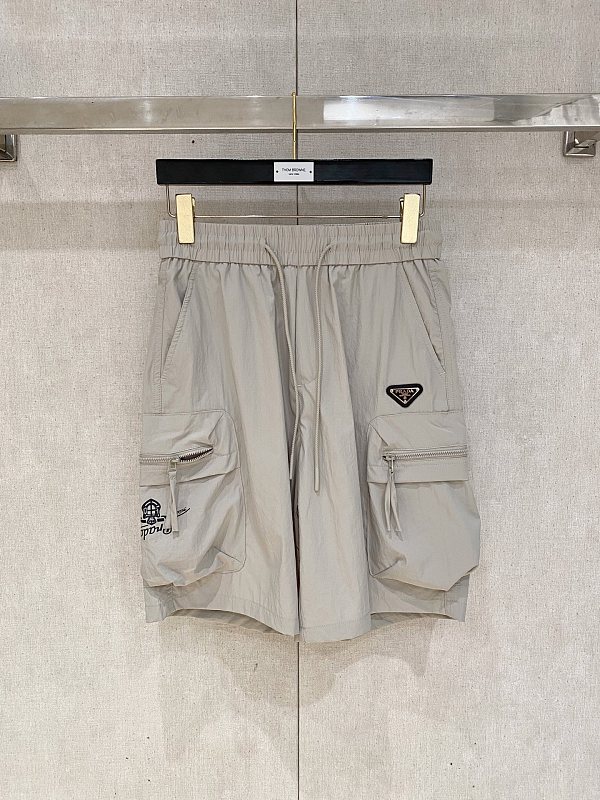 肌触り最高な 2026 プラダ 新作 ショートパンツ 偽物