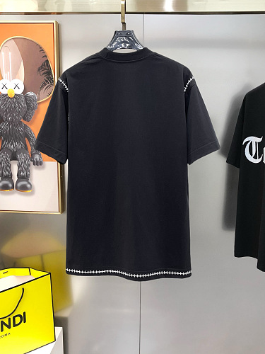 注目アイテム♡ 2026 プラダ 新作 半袖Tシャツ コピー