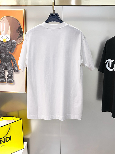 《人気★》2026 プラダ 新作 半袖Tシャツ 偽物