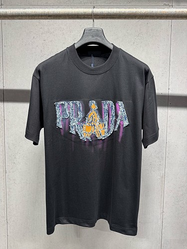 高品質♪♪♪ 2026 プラダ 新作 半袖Tシャツ 偽物
