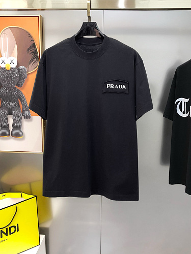 すぐ届く 2026 プラダ 新作 半袖Tシャツ スーパーコピー
