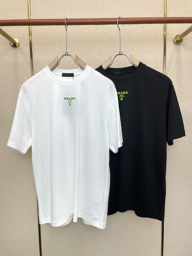 絶対欲しい！2026 プラダ 新作 半袖Tシャツ コピー 2色