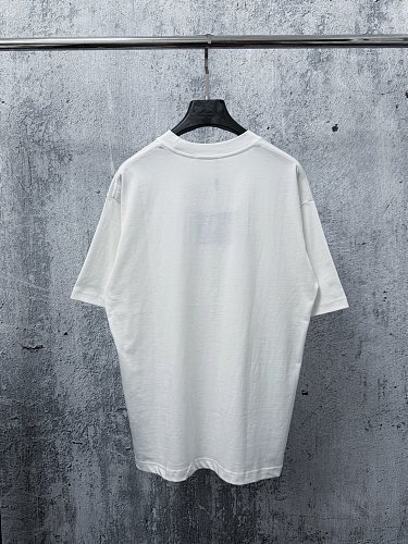 絶対欲しい！2026 プラダ 新作 半袖Tシャツ コピー