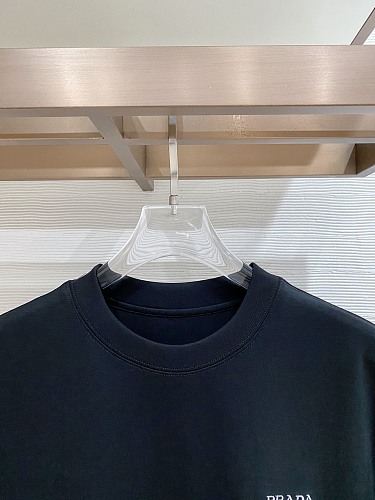注目度抜群！2026 プラダ 新作 半袖Tシャツ コピー
