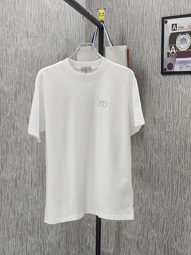 超限定♪ 2026 ディオール 新作 半袖Tシャツ 偽物