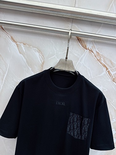 争奪戦 2026 ディオール 新作 半袖Tシャツ 偽物