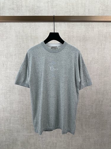 激安価格！2026 ディオール 新作 半袖Tシャツ 偽物