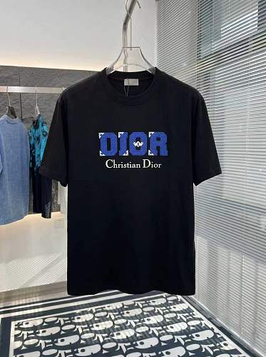 定番人気！2026 ディオール 新作 半袖Tシャツ コピー