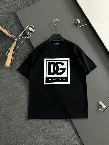 目を惹くカラー 2026 ドルチェ&ガッバーナ 新作 半袖Tシャツ コピー 2色