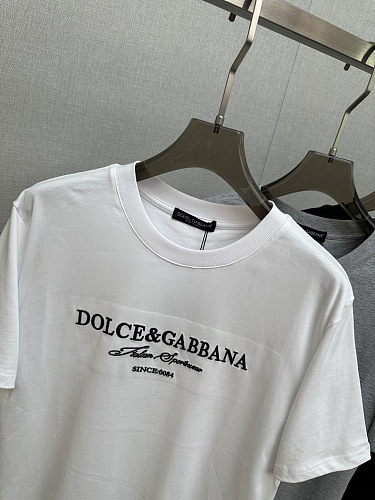 注目度抜群！  2026 ドルチェ&ガッバーナ 新作 半袖Tシャツ コピー