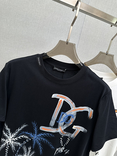 注目度抜群！ 2026 ドルチェ&ガッバーナ 新作 半袖Tシャツ スーパーコピー