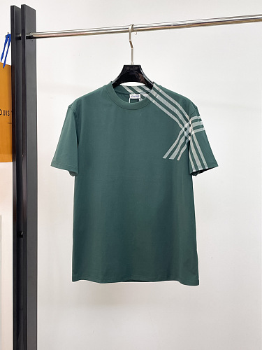 超希少！2026 バーバリー 新作 半袖Tシャツ コピー