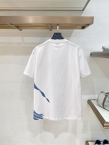 人気急上昇 2026 バーバリー 新作 半袖Tシャツ 偽物