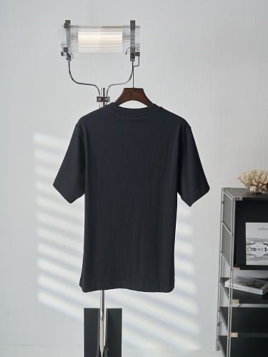 使い勝手良し 2026 バーバリー 新作 半袖Tシャツ 偽物