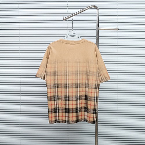 注目度抜群！2026 バーバリー 新作 半袖Tシャツ スーパーコピー