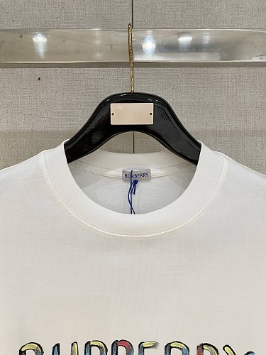注目アイテム♡ 2026 バーバリー 新作 半袖Tシャツ コピー