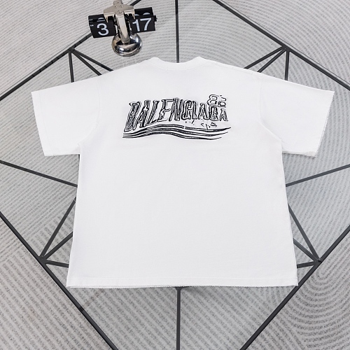 絶対欲しい！ 2026 バレンシアガ 新作 半袖Tシャツ スーパーコピー