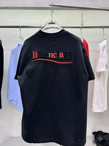 人気急上昇 2026 バレンシアガ 新作 半袖Tシャツ スーパーコピー