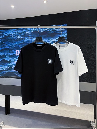 注目アイテム♡  2026 ジバンシー 新作 半袖Tシャツ コピー 2色