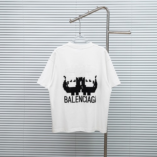 絶対欲しい！ 2026 バレンシアガ 新作 半袖Tシャツ コピー