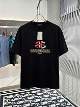 累積売上総額第１位！ 2026 バレンシアガ 新作 半袖Tシャツ 偽物