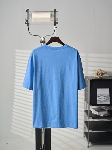 世界中で大人気♪ 2026 ロエベ 新作 半袖Tシャツ コピー