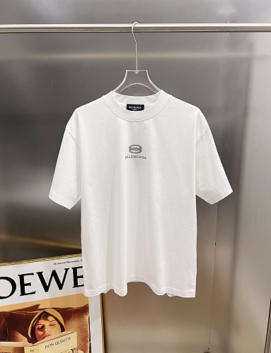 完売必至 2026 バレンシアガ 新作 半袖Tシャツ コピー