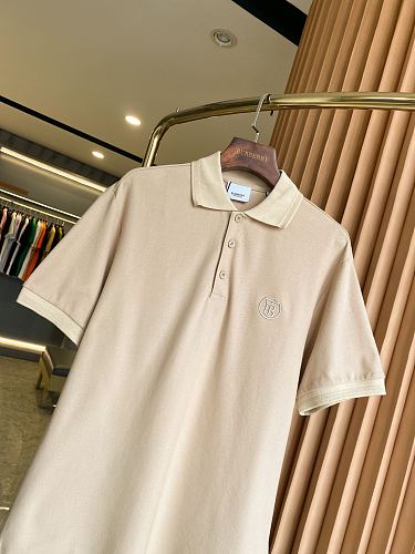 激安価格！ 2026 トム·ブラウン 新作 半袖Tシャツ スーパーコピー