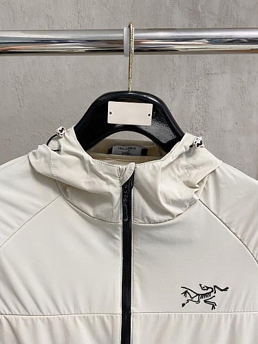 使い勝手良し 2026 アークテリクス 新作 日焼け止め服 偽物