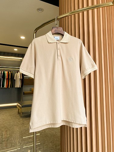 激安価格！ 2026 トム·ブラウン 新作 半袖Tシャツ スーパーコピー