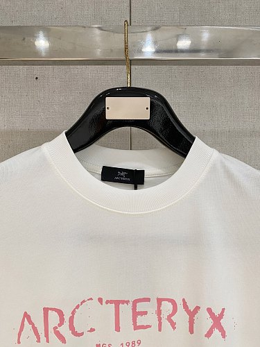 人気No1★ 2026 アークテリクス 新作 半袖Tシャツ スーパーコピー