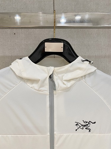 使い勝手良 2026 アークテリクス 新作 日焼け止め服 コピー
