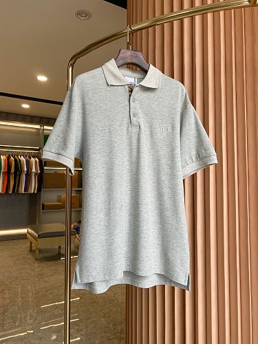 累積売上総額第１位！ 2026 トム·ブラウン 新作 半袖Tシャツ コピー