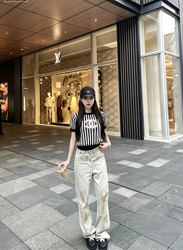 完売前に！2026 シャネル 新作 半袖Tシャツ コピー 4色
