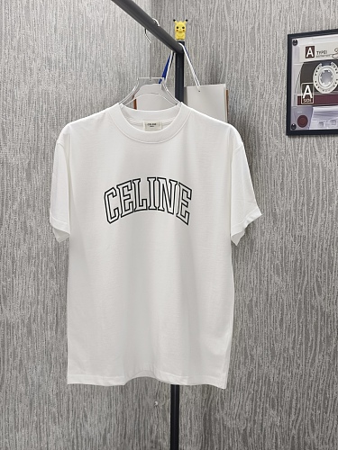 注目度抜群！2026 セリーヌ 新作 半袖Tシャツ コピー