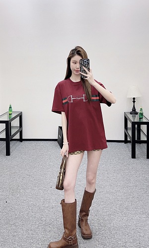 完売必至 2026 グッチ 新作 半袖Tシャツ スーパーコピー