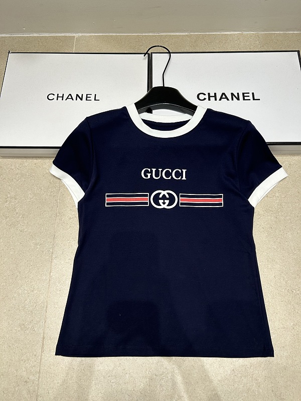 日本未入荷 2026 グッチ 新作 半袖Tシャツ コピー 2色
