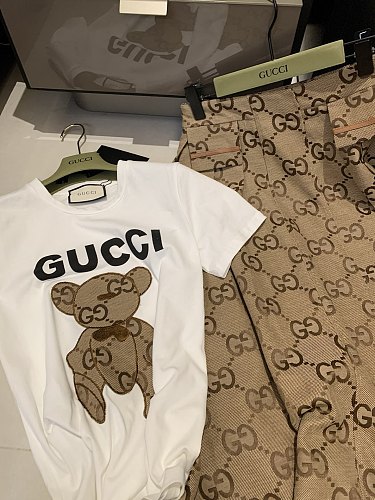 すぐ届く 2026 グッチ 新作 セットアップ 偽物