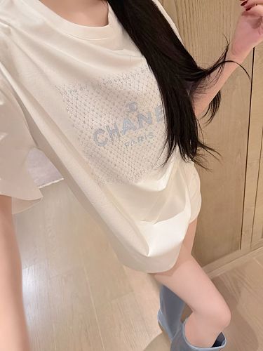 入手困難品！2026 シャネル 新作 半袖Tシャツ スーパーコピー