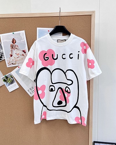 ★日本!!人気！ 2026 グッチ 新作 半袖Tシャツ 偽物