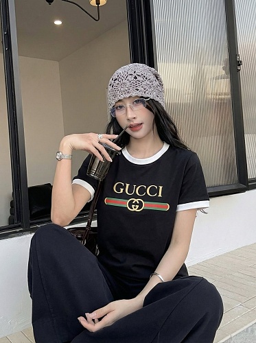 《人気★》  2026 グッチ 新作 半袖Tシャツ 偽物