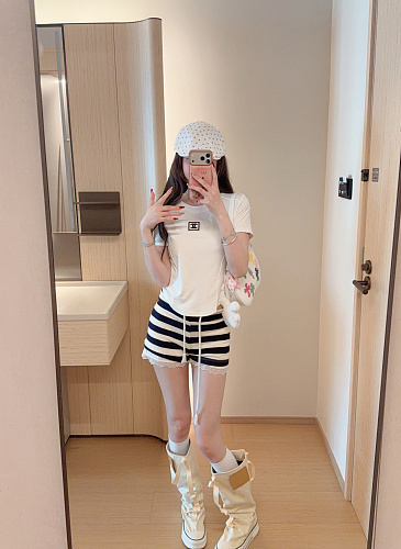 注目アイテム♡ 2026 シャネル 新作 半袖Tシャツ 偽物