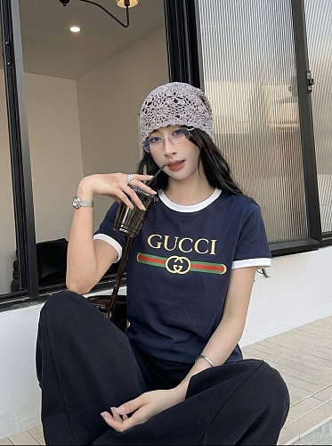 世界中で大人気♪ 2026 グッチ 新作 半袖Tシャツ 偽物