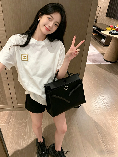 激安価格！2026 シャネル 新作 半袖Tシャツ 偽物
