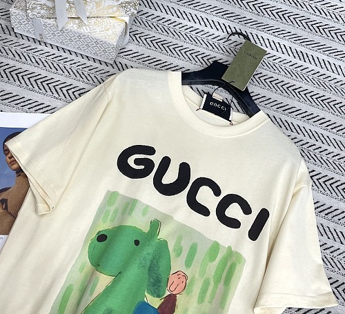 【大特価】 2026 グッチ 新作 半袖Tシャツ スーパーコピー