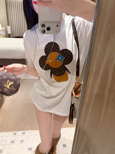 ☆超人気☆ 2026 ルイヴィトン 新作 半袖Tシャツ コピー